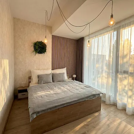 Stylish 1br With Living Comfort דירה *